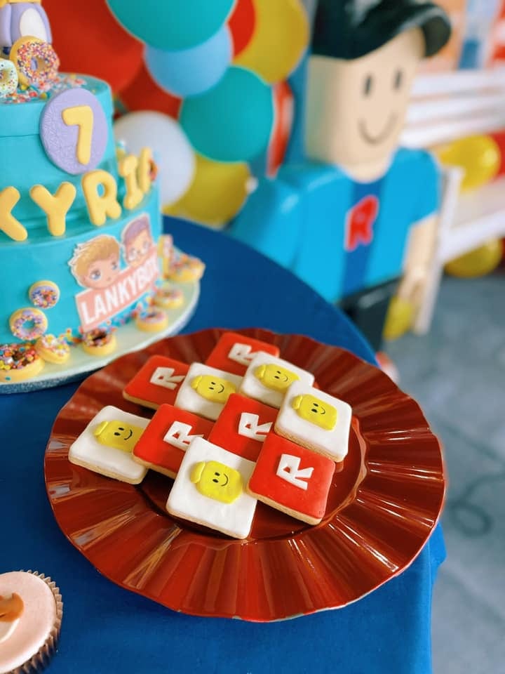 Roblox-themed birthday treats