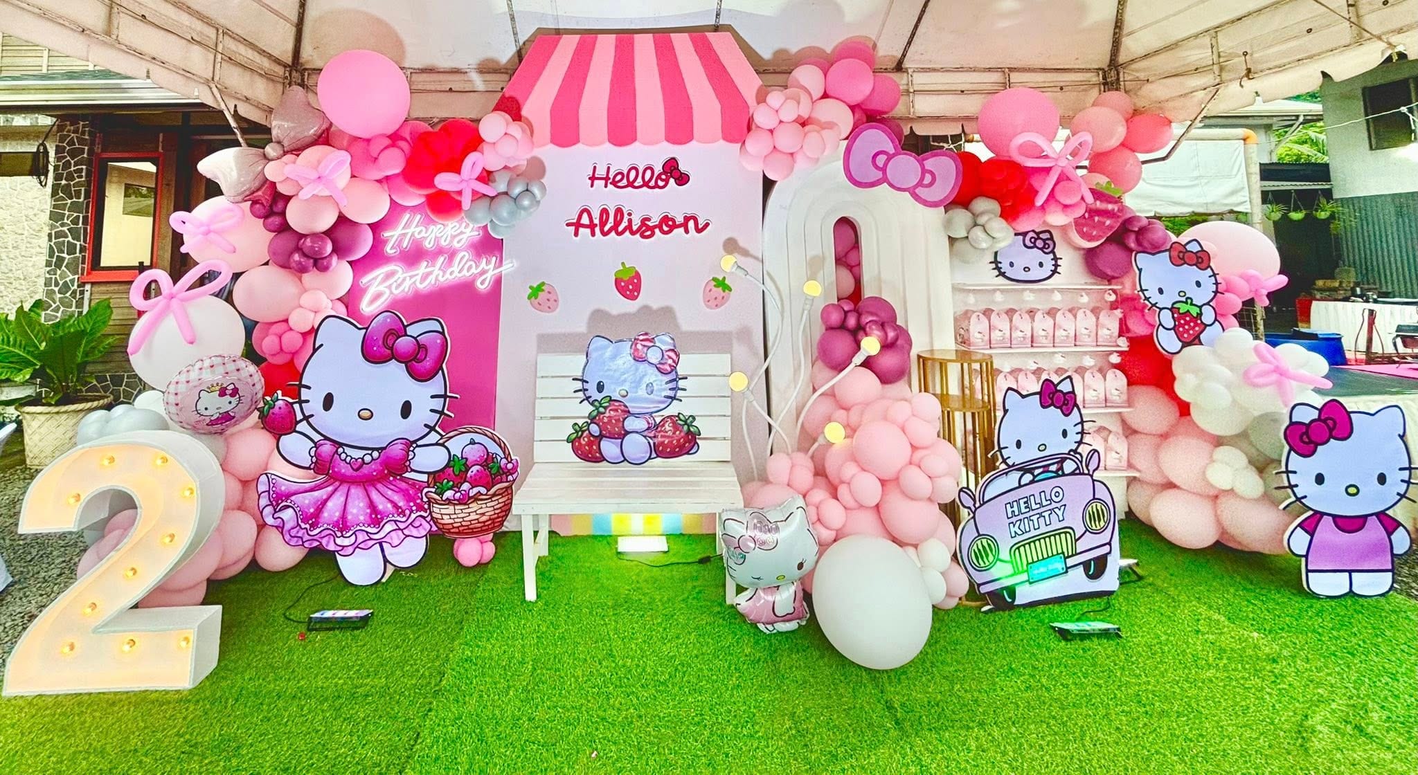 Hello Kitty-themed party