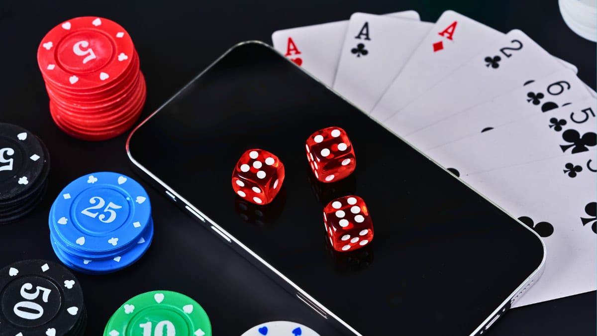 Spouse Struggles with Online Gambling: 'Iwanan o Tulungan?'
