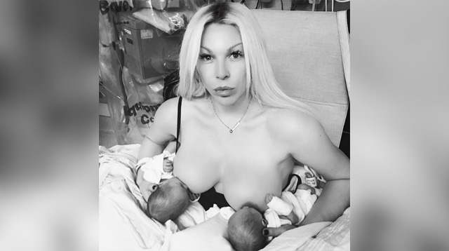 Tandem Breastfeeding Photo Shows A Mom Can Do Anything