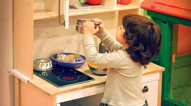 Lutu-lutuan! Pretend Play Boosts Your Toddlerâ€™s Brain Development