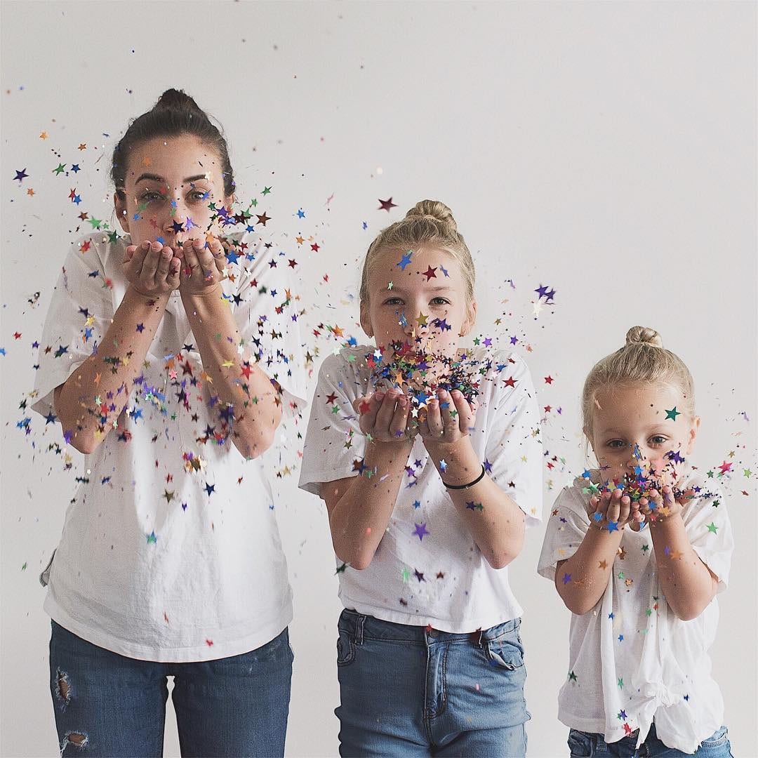 Mommy and kids photo pose idea