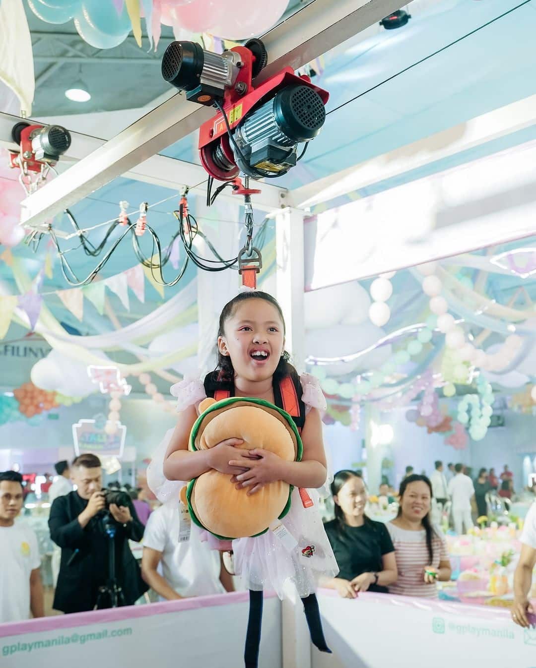 Tali in the human claw machine