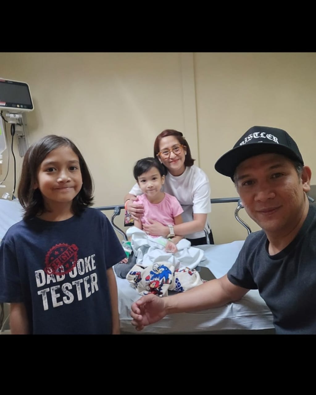 Jolina Magdangal and family.