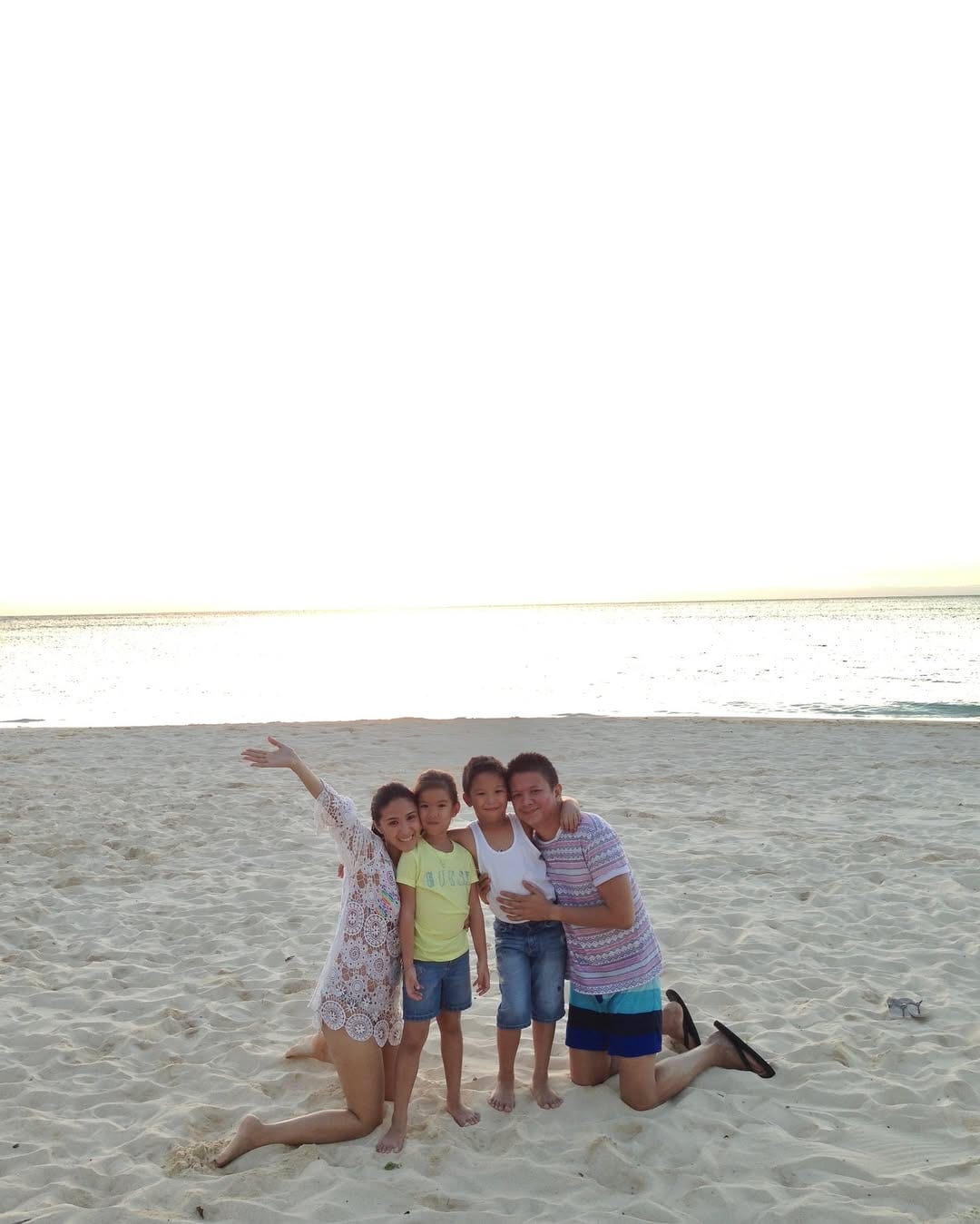 Heart Evangelista with Chiz Escudero and his children, Chesi and Quino.