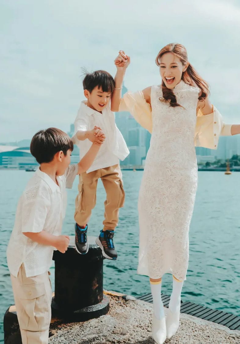 mom and kids