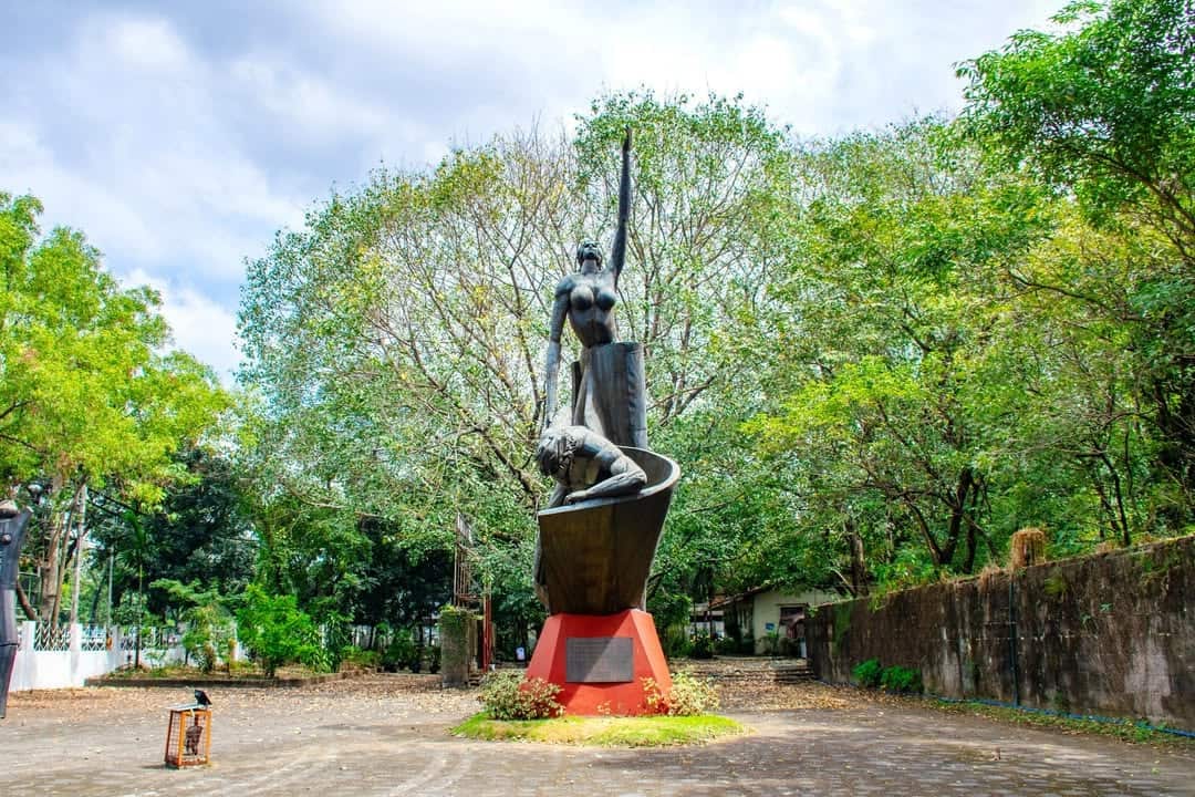 Bantayog ng mga Bayani
