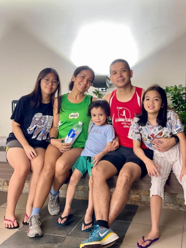 Michelle and Wesley Oraña with their three kids
