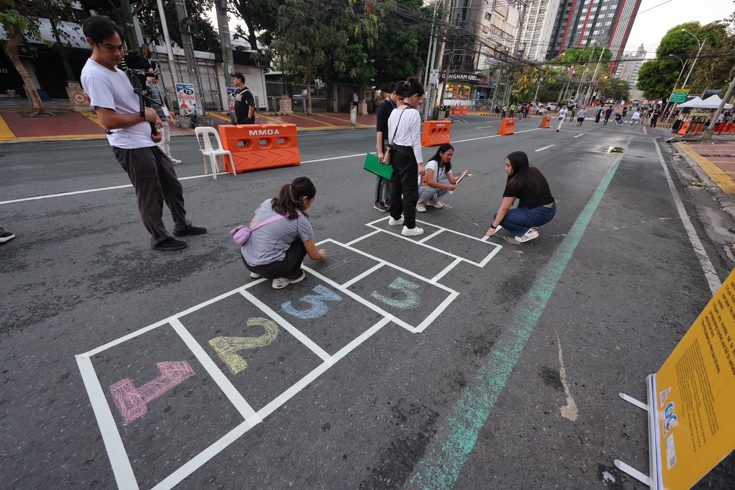Car-free Sunday in Tomas Morato.