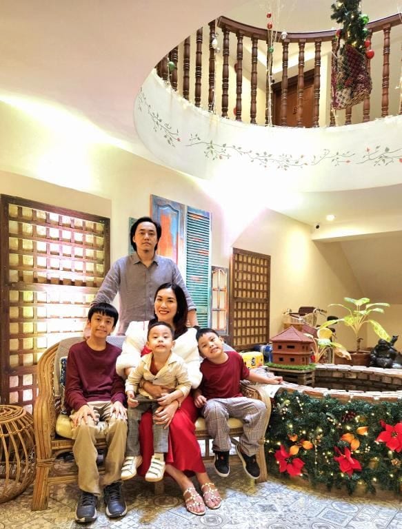 Paola Liquete and family