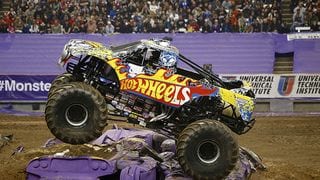 Father's Day Gift Idea: Monster Jam Truck Exhibition! 