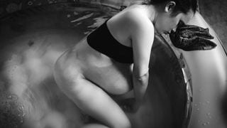 A Mom Shares Her 'Safe' and 'Gentle' Water Birth VBAC Experience