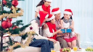 9 Christmas Traditions to Start With Your Family This Year