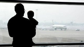 Nagsisilbing 'Happiness Anchor' ang Family Vacation Paglaki ng mga Bata