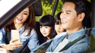 Traveling during the Holidays? Have These Apps Ready