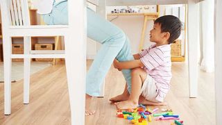 Your Child's Interrupts You Constantly? Try Hand Cues And 4 Other Discipline Strategies