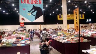 The Book Sale Where You Need to Bring 'Maletas' Returns This February
