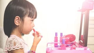 Dear Daughter, You Are Beautiful. Don't Let Anyone Make You Feel Otherwise