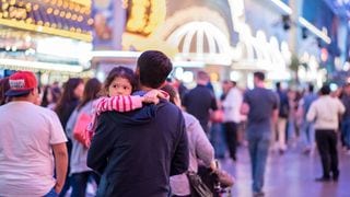 How Not to Lose Your Child on Vacation! 8 Tips for the 'Praning' Mom