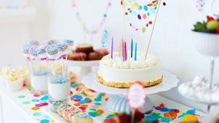 I Feel Like One Big #MommyFail When I Go to My Kids' Friends Birthday Parties