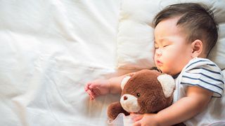 How to Buy a Mattress if You're Planning to Co-Sleep With Your Baby