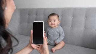 Are You a Mamarazzi? Moms Share the Pros and Cons of Posting on Social Media