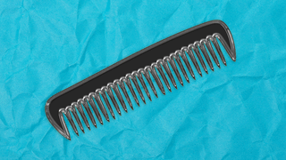 Would You Believe Us if We Say a Hair Comb Might Be Helpful for Labor Pain?