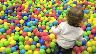 Mom Warns Parents About 'Drowning' in Children's Ball Pit