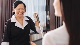 How Much Should You Give Your Nanny For Christmas Bonus
