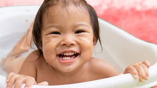 ‘Baka Mapasma!’ Pedia Shares When And How Many Times Kids Can Take A Bath