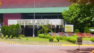 DepEd Looks Into Lessons Via TV and Radio for School Year 2020-2021