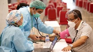 QC Doctor Shares 'Pro Tips' For Booking Your COVID Vaccine Slot