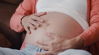 Excited Magkaanak Ng Kambal? 10 Posibleng Twin Pregnancy Complications Na Dapat Malaman