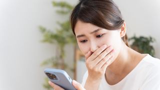 Sex Talk On Your Tween's Messenger? Experts Say Parents Should Never React This Way