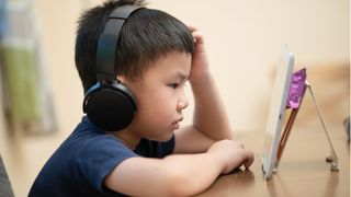 Turning Off Screen Time: Ways Parents Can Get Their Child To Do Offline Activities