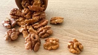 5 Health Benefits of Walnuts: How To Boost Your Kid's Brain Power