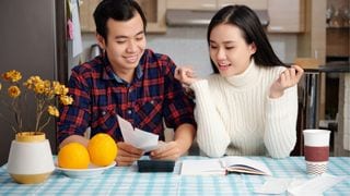 How To Budget As A Couple? Try This 'We, Not Me' Mindset