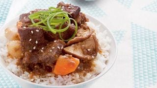 Weekend Recipe: Korean Beef Stew with Bean Sprouts 